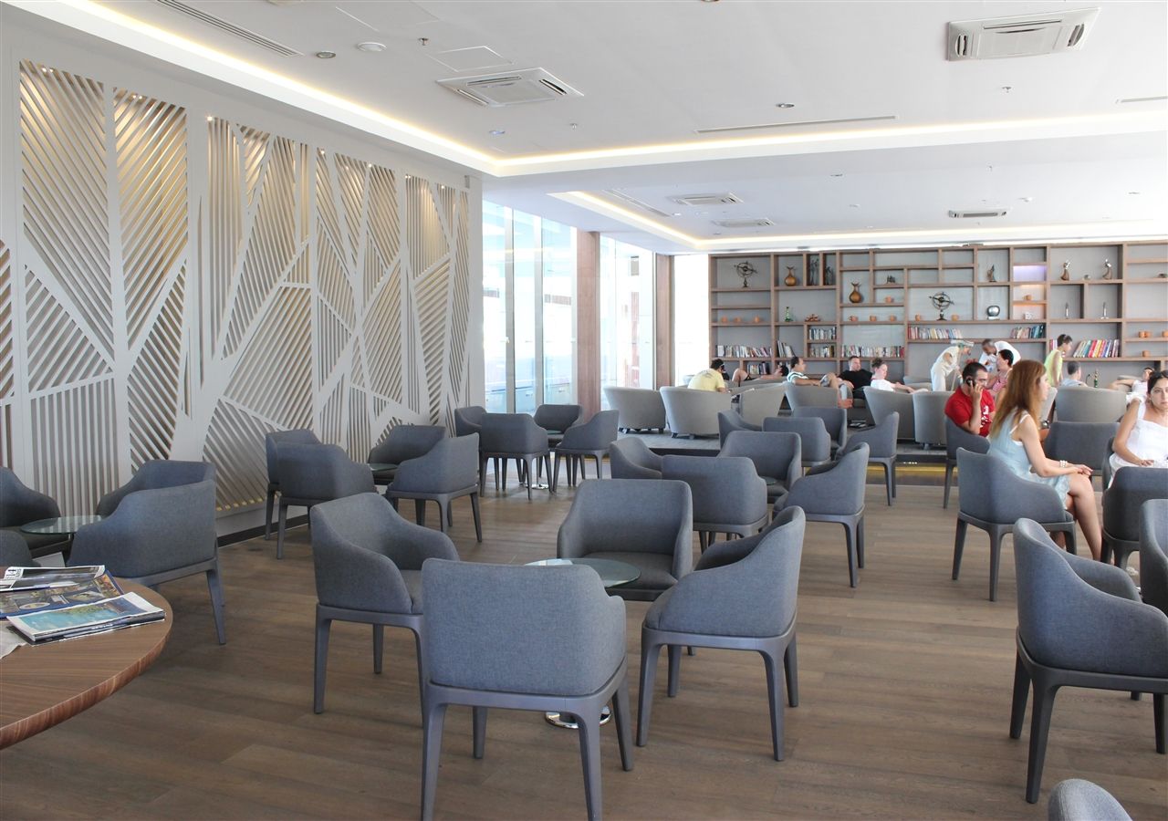 Nirvana Cosmopolitan Hotel